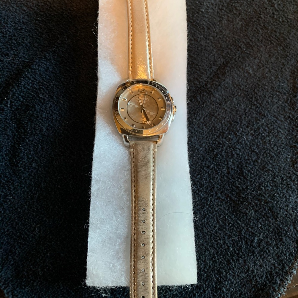 Coach Ladies Watch - Picture 2 of 4
